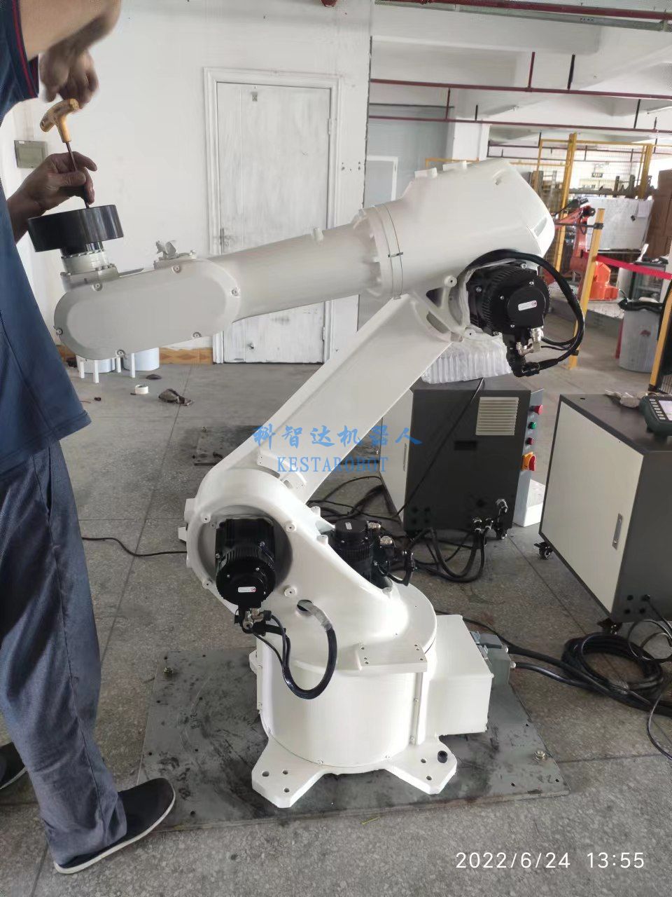 六軸機(jī)器人批量生產(chǎn)中(圖7) 六軸機(jī)器人批量生產(chǎn)中(圖7)